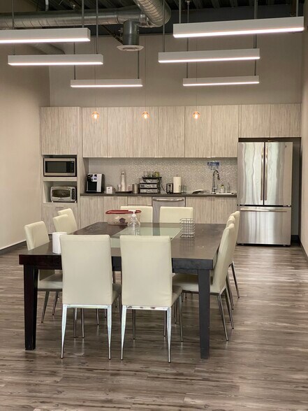 More Photos Of 2870 Whiptail Loop, Carlsbad Warehouse For Lease