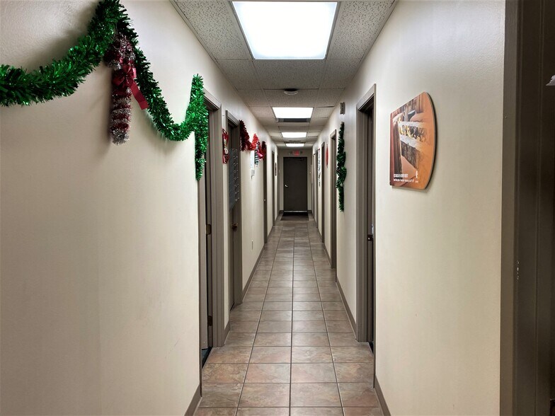 More Photos Of 3050 Plainfield Rd, Dayton Warehouse For Sale