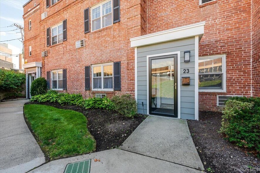 More Photos Of 23 S Village Ave, Rockville Centre Office For Sale