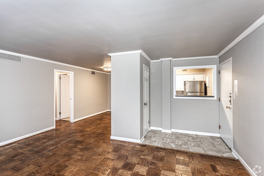 More Photos Of 4339 Roanoke Pkwy, Kansas City Apartments For Sale