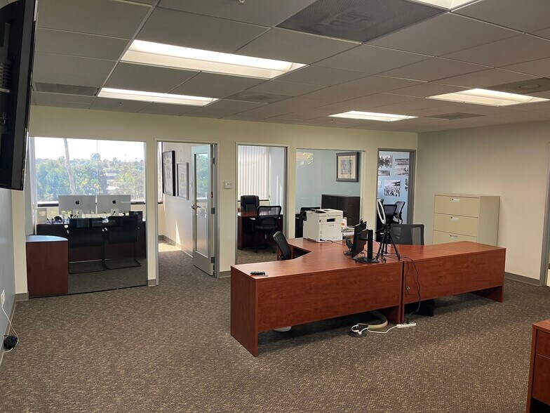 More Photos Of 445 Marine View Ave, Del Mar Office For Lease