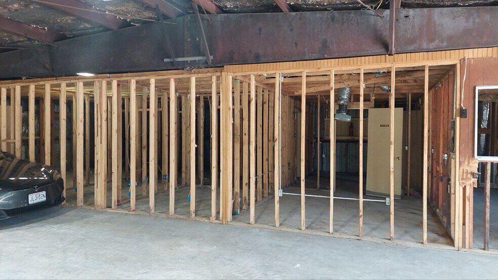 More Photos Of 610 New York St, Navasota Flex For Lease