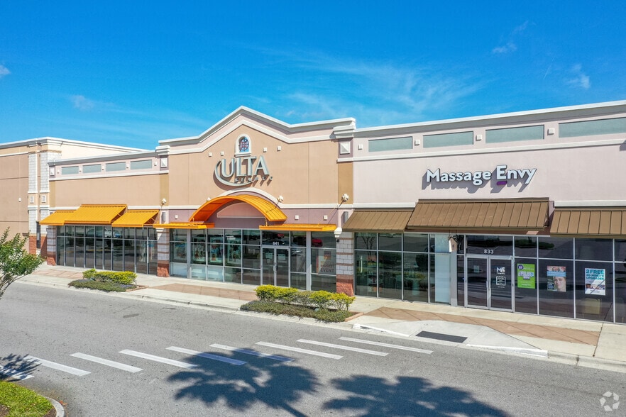 More Photos Of 303-881 N Alafaya Trl, Orlando Unknown For Lease