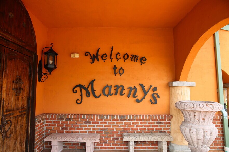 More Photos Of 4207 Oakwood Hills Pkwy, Eau Claire Restaurant For Sale