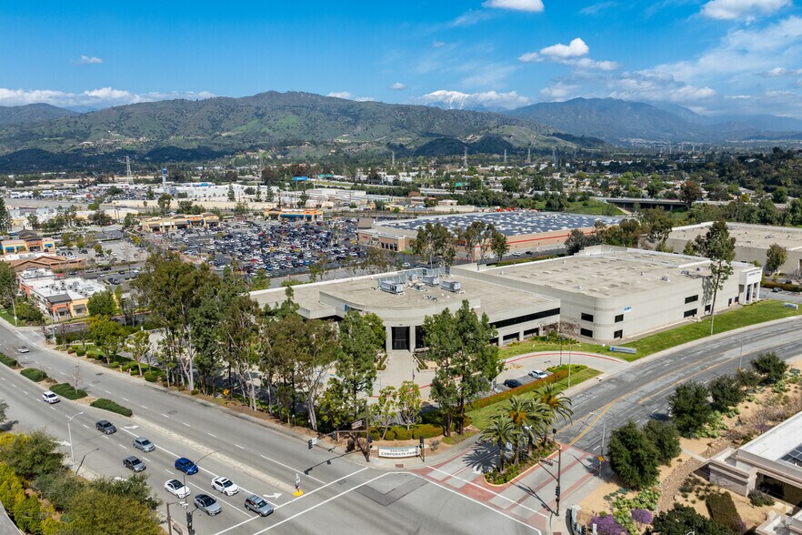 More Photos Of 300 N Lone Hill Ave, San Dimas Office For Lease