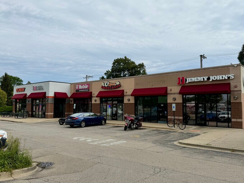 More Photos Of 2101-2109 Sheridan Rd, Zion Unknown For Lease