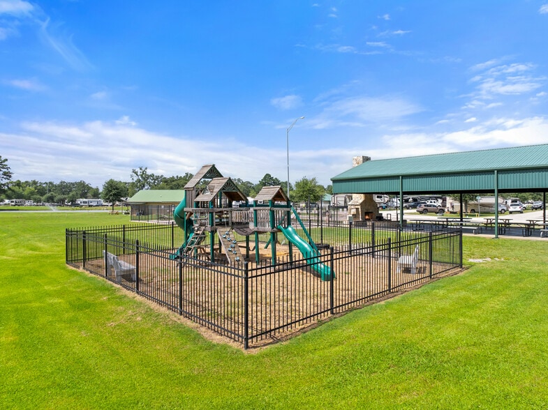 More Photos Of 10855 US Highway 69 N, Tyler Trailer Camper Park For Sale