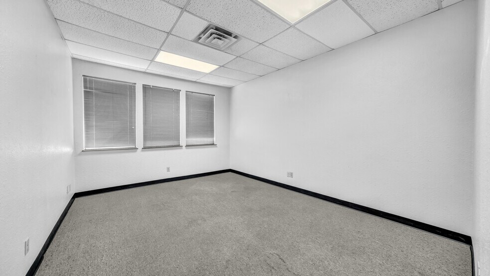 More Photos Of 5450 E Loop 820 S, Fort Worth Loft Creative Space For Sale