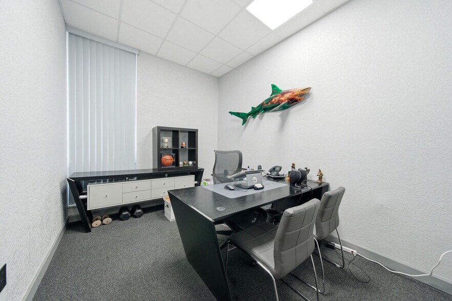 More Photos Of Sans Souci Blvd, Miami Office For Sale