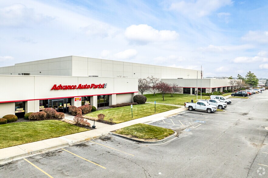 More Photos Of 7751 Nieman Rd, Shawnee Warehouse For Lease