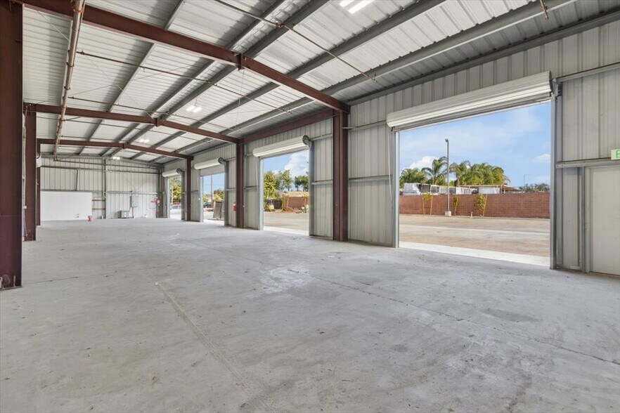 More Photos Of 11185 Roswell Ave, Pomona Warehouse For Lease