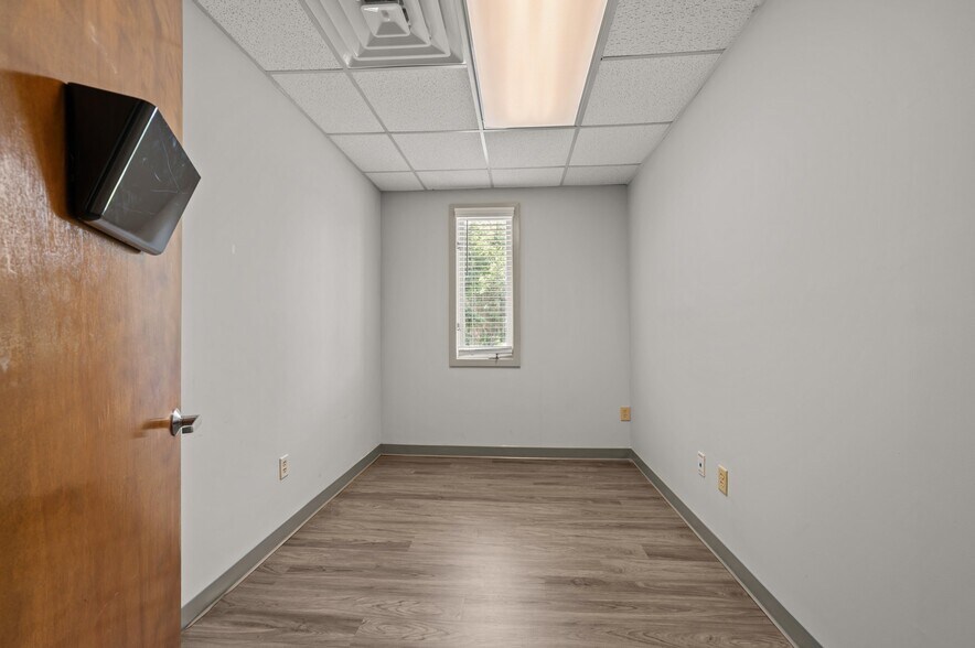 More Photos Of 2503 N Queen St, Kinston Medical For Sale