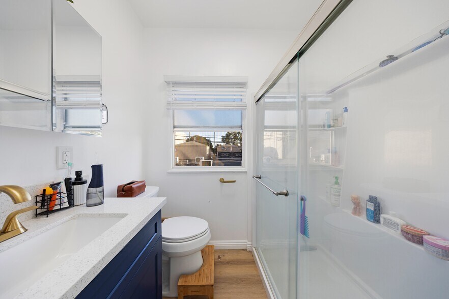 More Photos Of 28 Argonne Ave, Long Beach Apartments For Sale