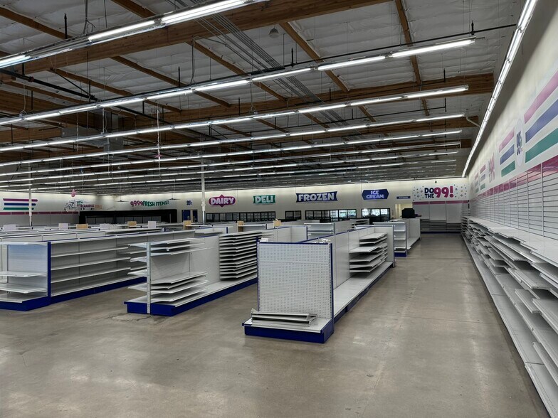 More Photos Of 20220-20222 US Highway 18, Apple Valley Supermarket For Lease