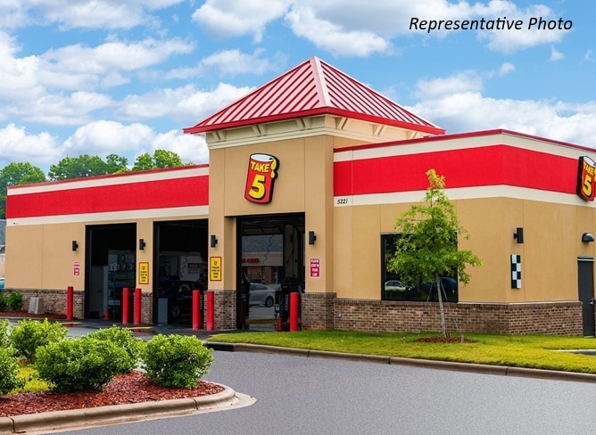 Primary Photo Of 6190 Hollywood Blvd, Hollywood Auto Repair For Sale