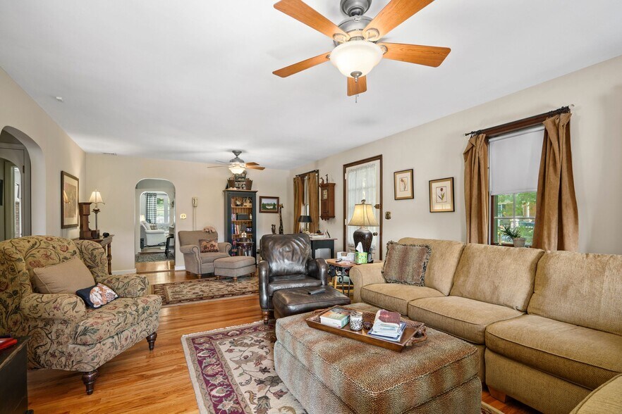 More Photos Of 343 E Baltimore Pike, West Grove General Retail For Lease