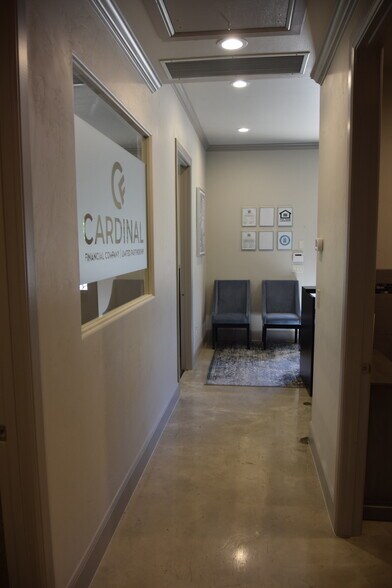 More Photos Of 414 N Main St, Grapevine Loft Creative Space For Lease