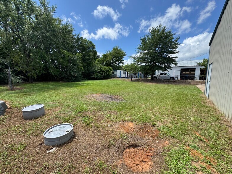 More Photos Of 15083 Highway 155 S, Tyler Warehouse For Sale