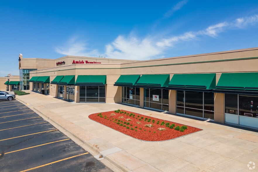 More Photos Of 8110-8292 S University Blvd, Centennial Unknown For Lease