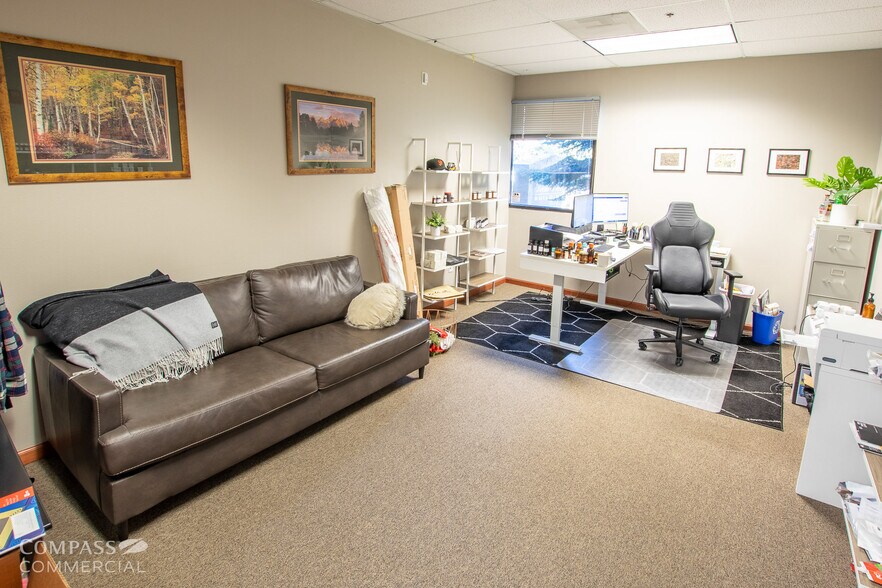 More Photos Of 2491 NE Twin Knolls Dr, Bend Light Manufacturing For Lease