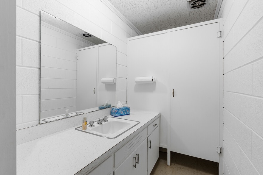 More Photos Of 1920 Park Ave, Rockingham Religious Facility For Sale