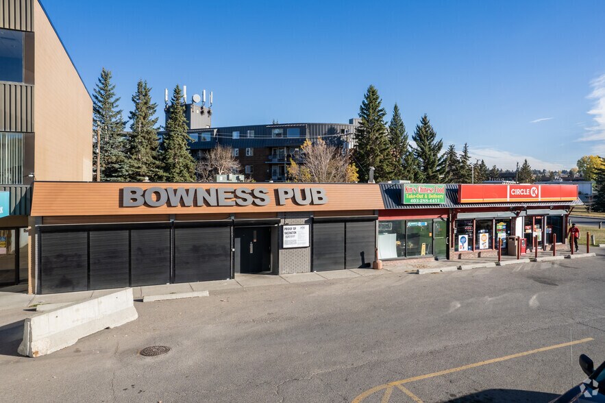 More Photos Of 7930 Bowness Rd NW, Calgary Restaurant For Lease
