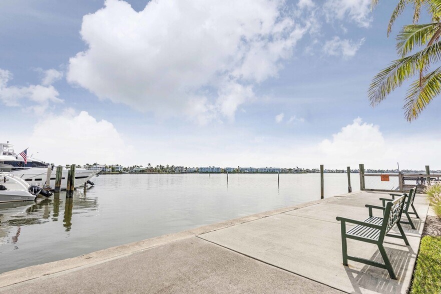 More Photos Of 1001 10th Ave S, Naples Office Residential For Lease