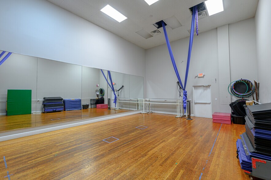 More Photos Of 10181 NW 58th St, Miami Warehouse For Lease