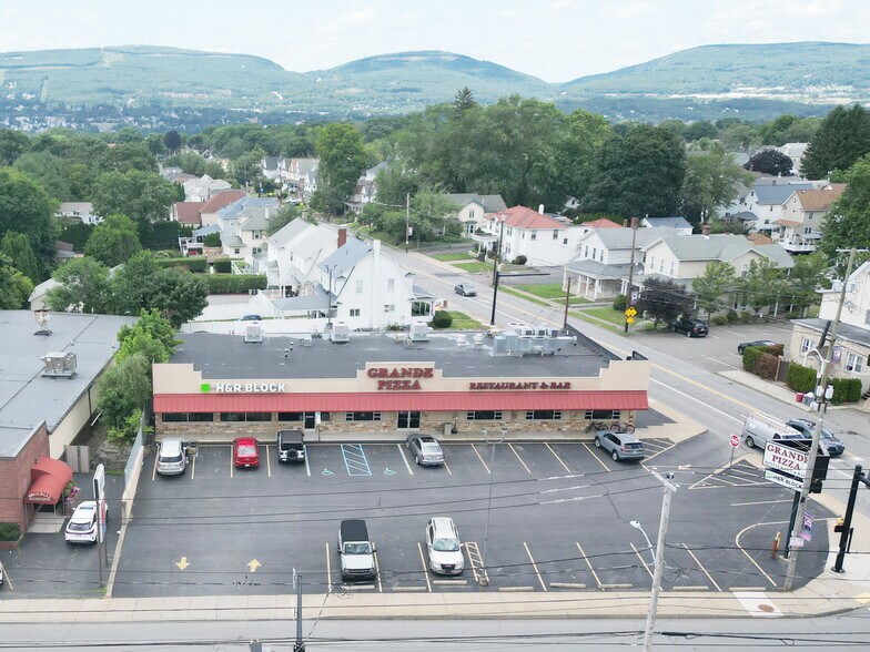 More Photos Of 302-306 S Blakely St, Dunmore Freestanding For Sale