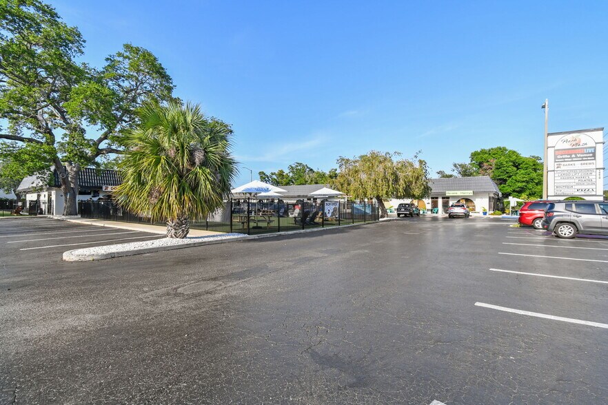 More Photos Of 14219 Walsingham Rd, Largo Unknown For Lease