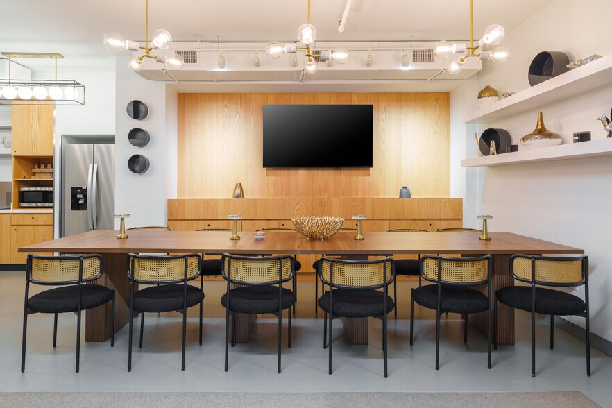 More Photos Of 287 Park Ave S, New York Coworking Space