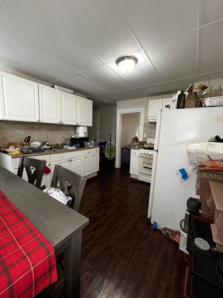 More Photos Of 140 Orange St, Waterbury Apartments For Sale