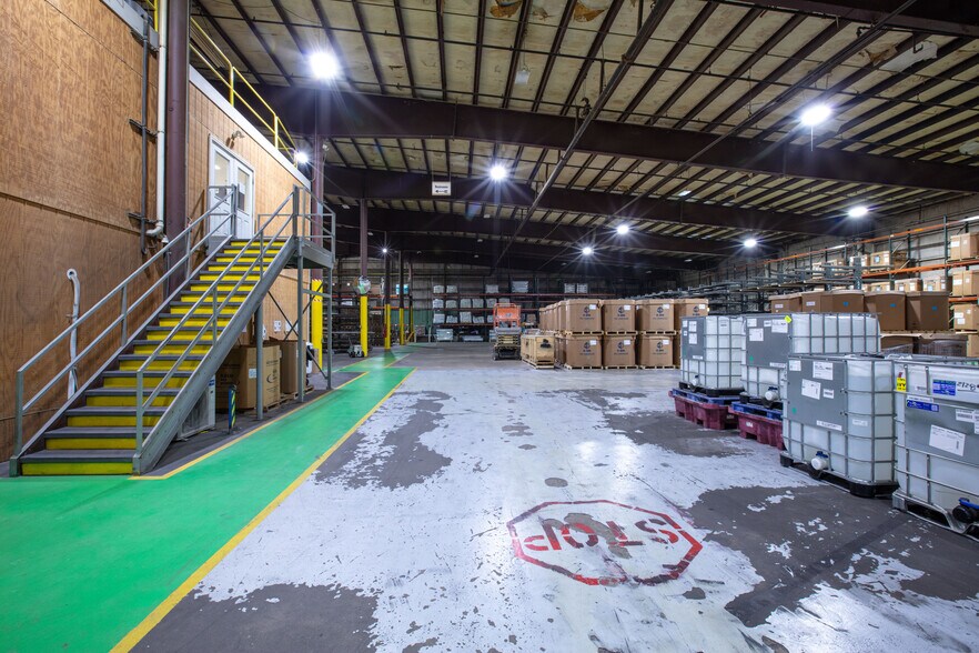 More Photos Of 8 Morin St, Biddeford Warehouse For Sale