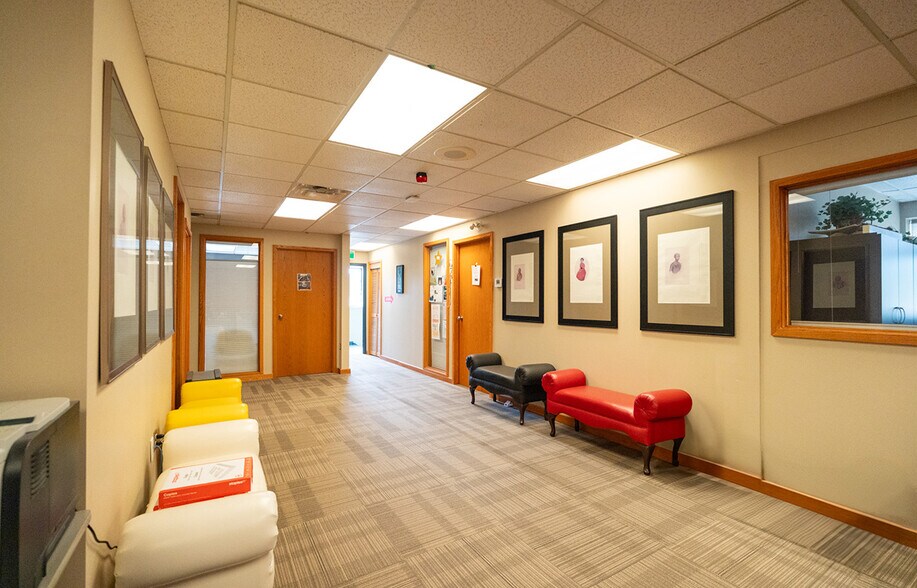 More Photos Of 255 Sherbrook St, Winnipeg Office For Sale