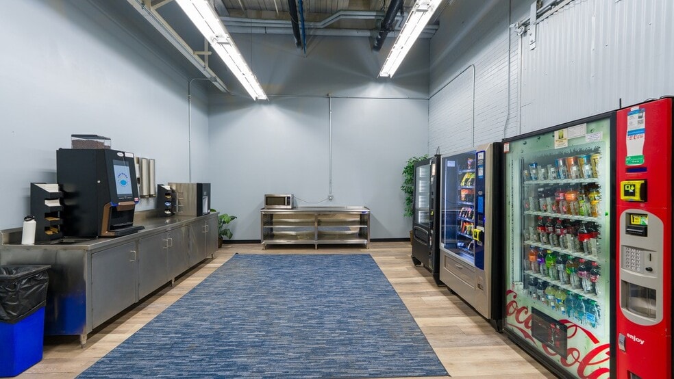 More Photos Of 128 Bingham Rd, Asheville Light Manufacturing For Lease