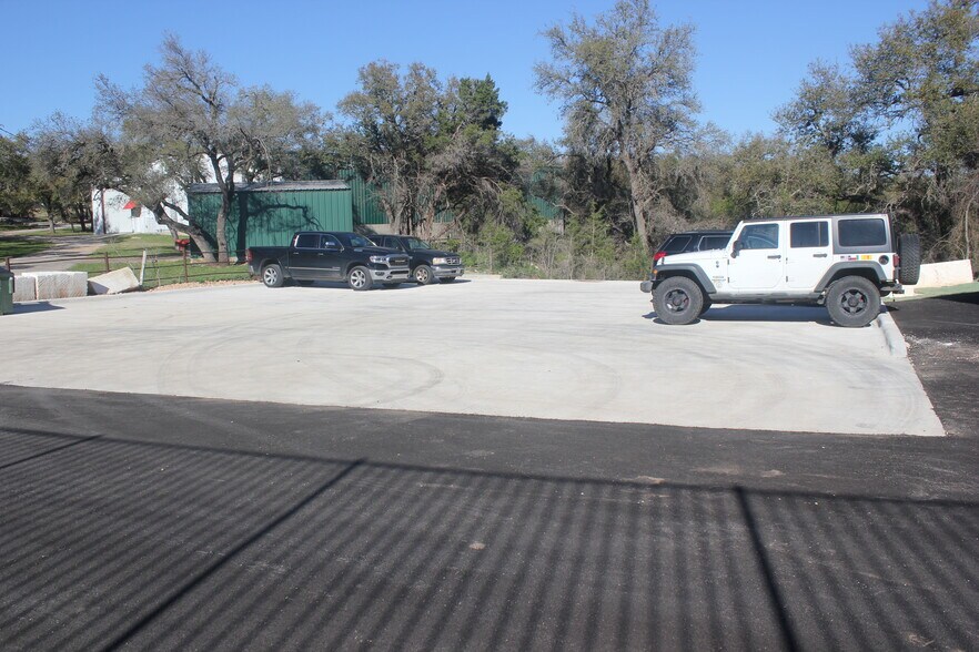 More Photos Of 4111 W State Highway 29, Georgetown Warehouse For Sale