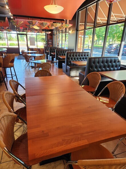 More Photos Of 1602-1650 N Bell School Rd, Rockford General Retail For Sale