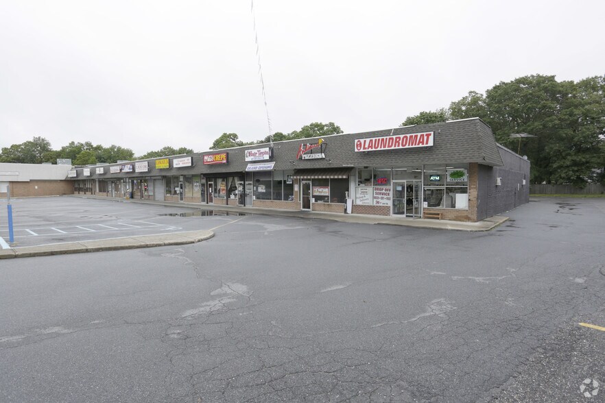 More Photos Of 719 Hawkins Ave, Ronkonkoma Storefront For Sale
