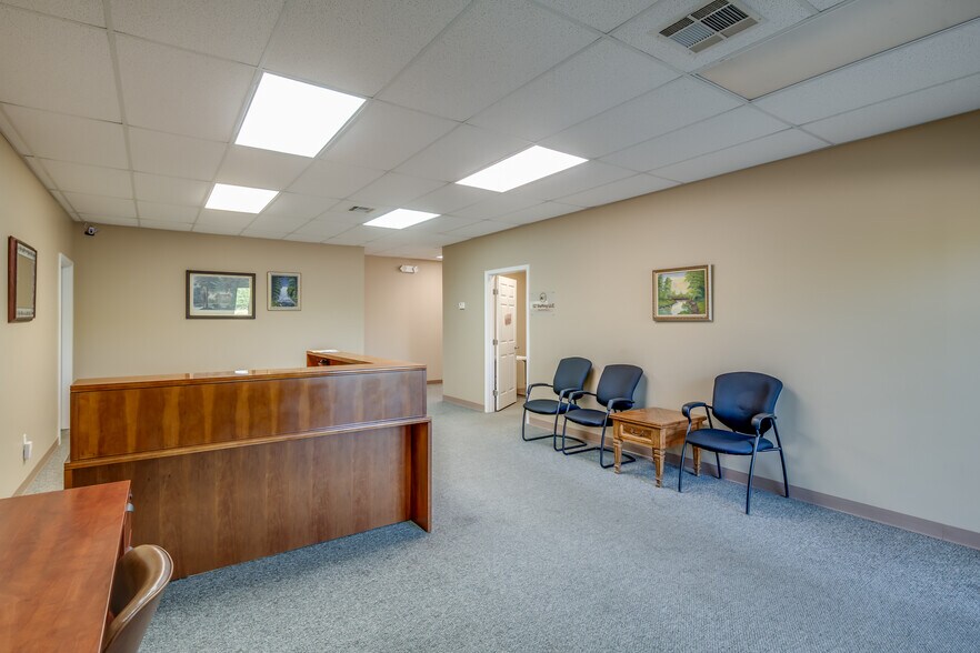 More Photos Of 4770 Woodmere Blvd, Montgomery Office For Sale