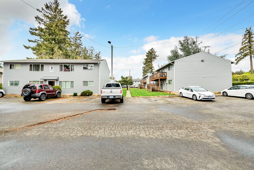 More Photos Of 16300-16400 E Burnside St, Gresham Apartments For Sale