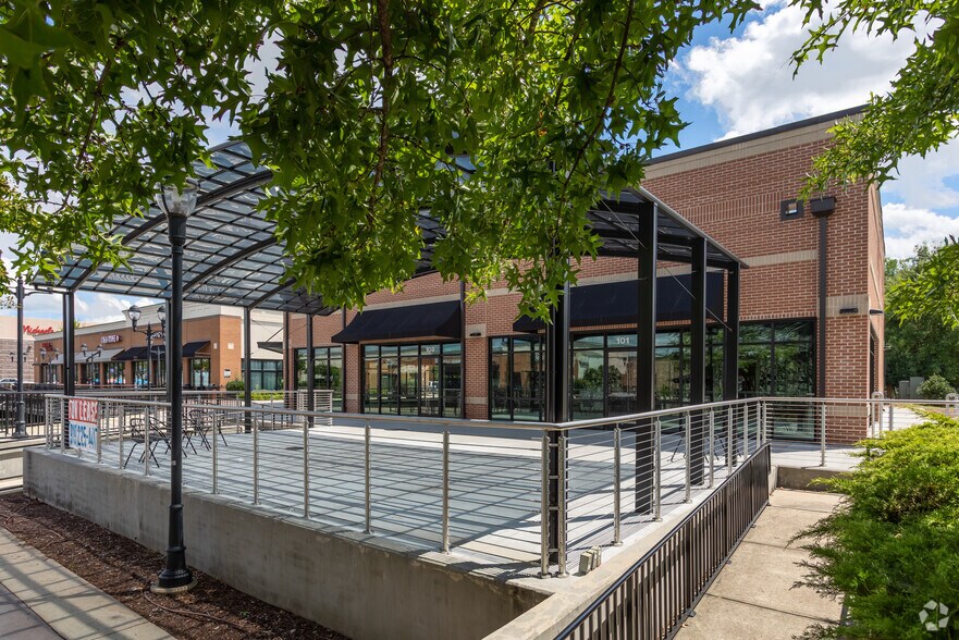 More Photos Of 5821 Poyner Village Pky, Raleigh Restaurant For Sale