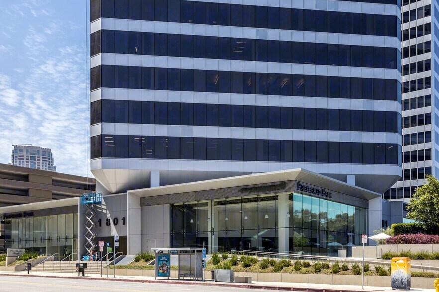 More Photos Of 1801 Century Park E, Los Angeles Office For Lease