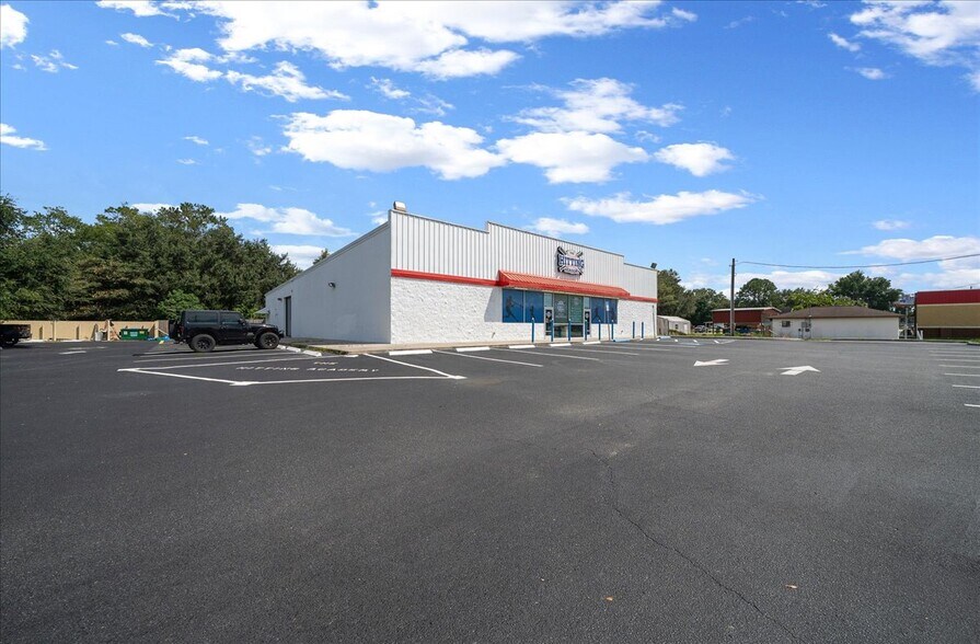 More Photos Of 2401 SE 58th Ave, Ocala General Retail For Sale