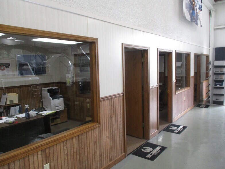 More Photos Of 345 Lake Michigan Dr, Grand Rapids Storefront For Sale