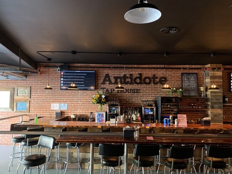 More Photos Of 1335 14th Ave, Longview General Retail For Sale