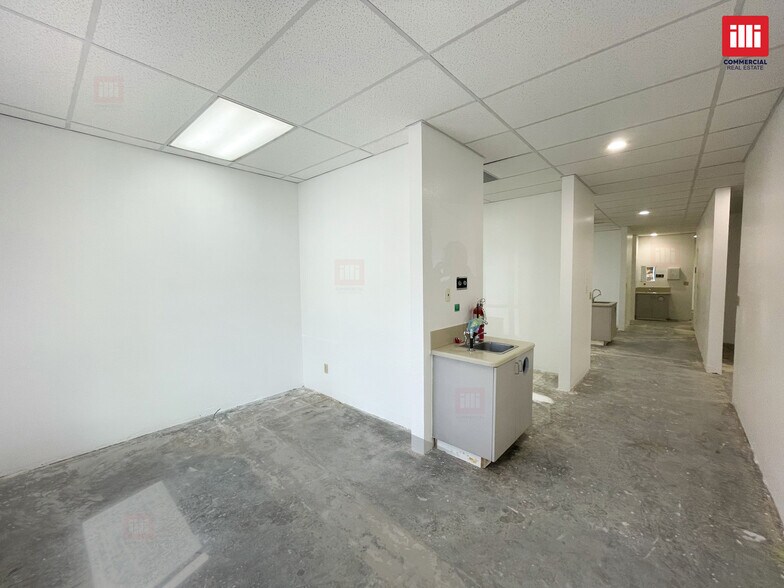 More Photos Of 111-113 N Maclay Ave, San Fernando Medical For Lease