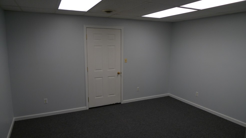 More Photos Of 7 Greenwood Pl, Pikesville Warehouse For Sale