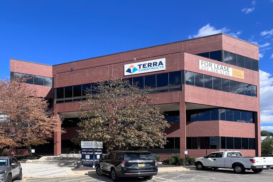 Primary Photo Of 5500 Cherokee Ave, Alexandria Office For Lease