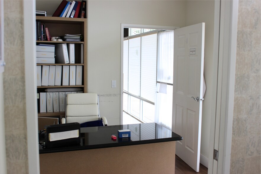 More Photos Of 540 N Santa Cruz Ave, Los Gatos General Retail For Lease