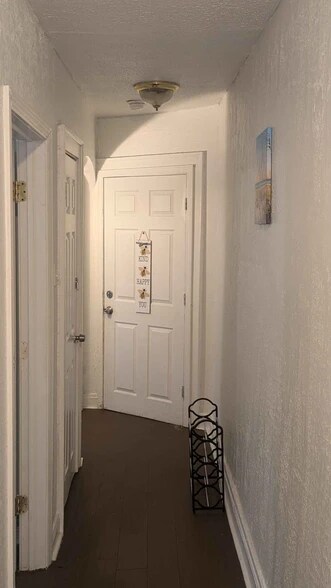 More Photos Of 1874 Marloes Ave, Cleveland Apartments For Sale